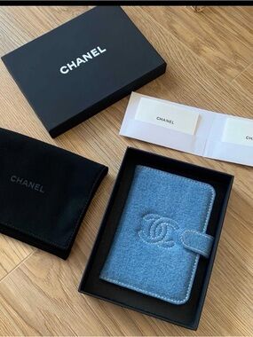 NIB Blue Denim Chanel GWP CC Logo Wallet Passport Holder Folio Case